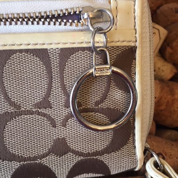 Coach Signature jacquard and leather wallet - Picture 6 of 7